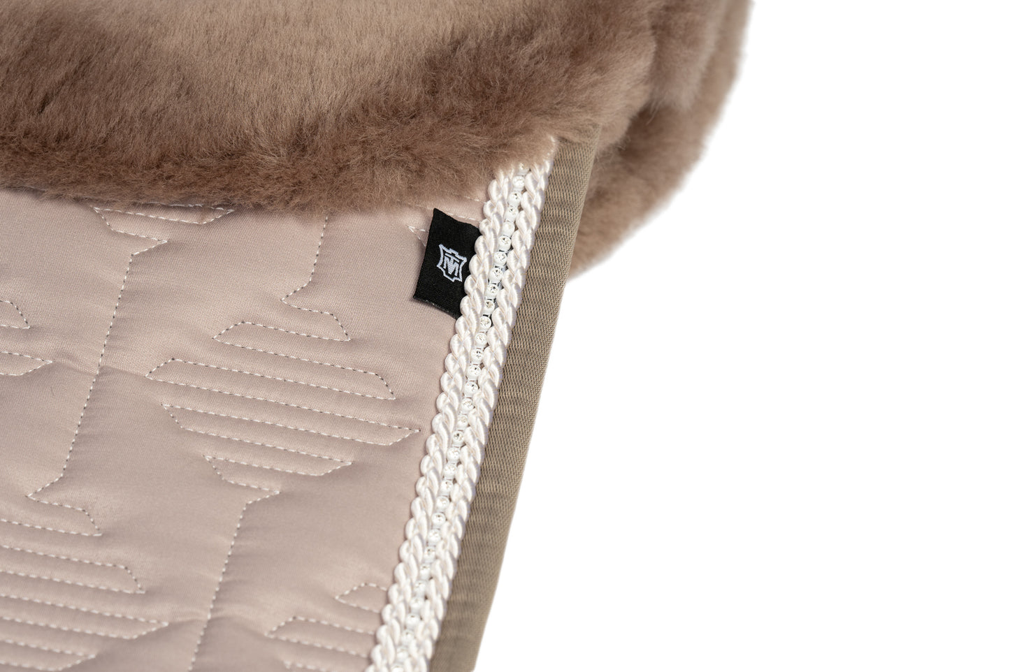Lammfell Schabracke Dressur Gr. L, Glanzstoff, Walnuss mit Crystal Kordel