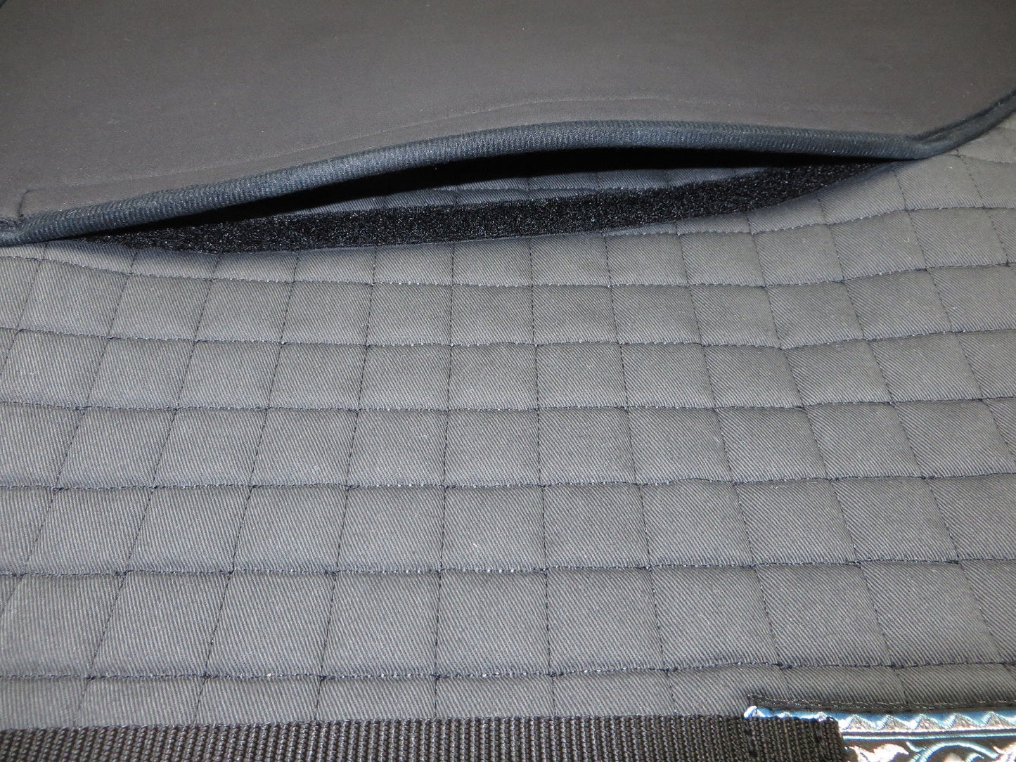 Barock Satteldecke BAHIRA polsterbar in Schwarz