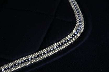 Schabracke Schwarz mit zwei eleganten Kordeln und Strassband
