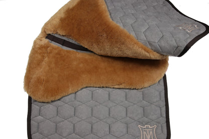 Eurofit Lammfell Schabracke Glanzstoff Dressur Gr. L Braun Honig